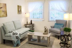 New Kingston's Deluxe Apartment - Image 2