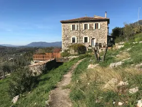 House near Rome with Beautiful Views and Pool - Image 3