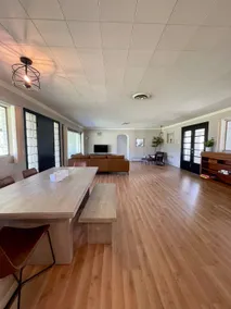 3BR Country Escape (sleeps 6), tree-lined 3 acres - Image 3