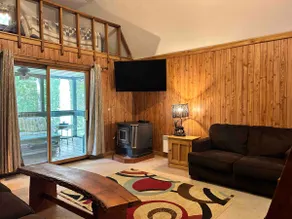 Cozy cabin, screened porch in Southern Indiana - Image 3