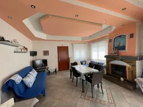 Seaside apartment with private garden - Image 5