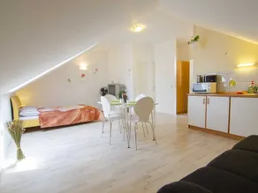 Studio Apartment *condition+Parking free - Image 2