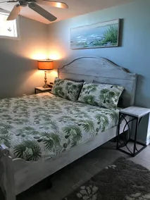 Cozy Beach Cottage - Image 5