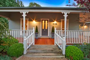 Curraweena House Kurrajong with fireplace - Image 3