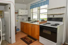 The Pines Housekeeping Cottage - Gananoque - Cottage 2 - Image 5
