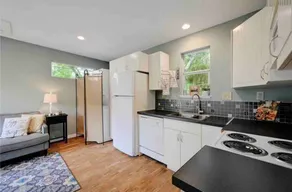 Lovely peaceful home mins. away downtown&Domain - Image 4
