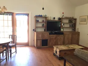 Cozy Craftsman Cottage - Image 4