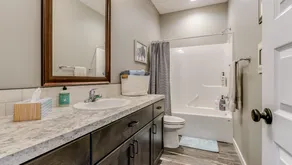 Kingview Estates Guest Suite exceptional views - Image 5