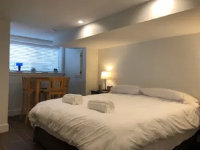 Renovated row home guest suite :) - Image 2