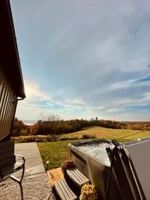 Barn On The Ridge - HOT TUB - Sleeps 6 - Image 2