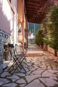 Leonidas house - Image 2