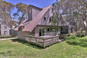 Brumbys-High Country Chalet - Image 3