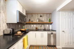 Garden level suite with ALL the amenities - Image 4