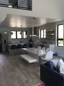 Nouvelle maison de luxe de montagne moderne sur une route approuvée par OHV et des vues incroyables - Image 5