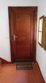 An apartment with art - Image 3