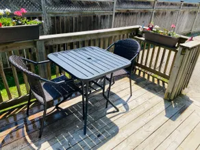 Charming 1 bedroom cottage - steps from the beach - Image 4