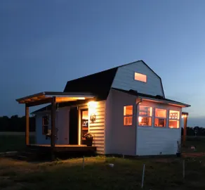The Perfect Retreat: Modern Tiny Home- Hot Tub - Image 4