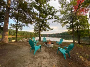 Secluded lakefront cottage - fire pit, kayaks. - Image 2