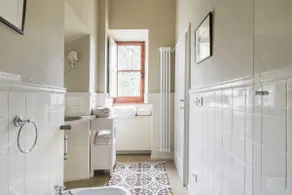 Historic Florentine Villa Apartment With Pool - Image 2