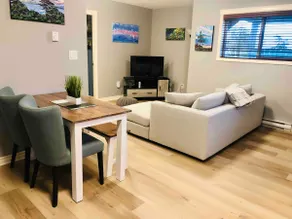 Olympic Views - Cozy Modern 2Br Suite - Image 2