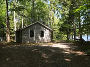 Quaint cabin in the woods on Sebasticook Lake - Image 5
