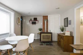 Cozy 2 bedroom apartment (newly renovated) - Image 2