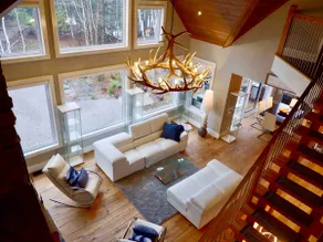The Rowanwood - Muskoka Cottage Retreat - Image 3