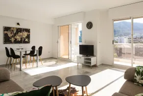 GERÄUMIGE AUSSICHTEN - GERÄUMIGER BALKON LA - Image 3