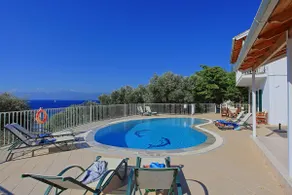 Beach Villa Oneiro - Image 2