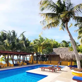 Los Sueños- safe, quiet & clean- 1 block to the beach! - Image 4