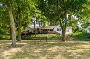 Niagara River Escape in Lewiston + Free Parking - Image 4