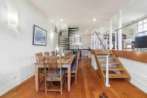 Historic Ballroom Apartment Central Queenscliff - Image 2