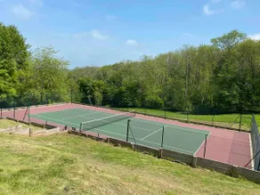 Sussex dream stay hot tub tennis - Image 2