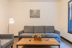 2 Bdrm Apt., 1 block from downtown - Image 3