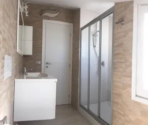 Beautiful and new three-room apartment 20 meters from the sea. - Image 4