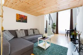 Dohany5A Astoria Studio, amazing Location w AC - Image 2