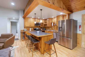 10-acre Cabin Escape - Image 3