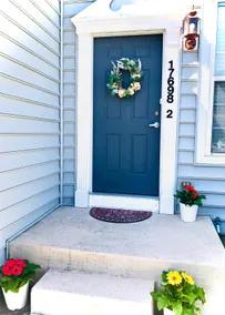 Spacious, Conveniently Located Townhouse - Image 2