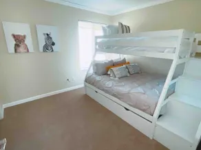 NEW Clean and Cozy Home + Hot tub - Image 4