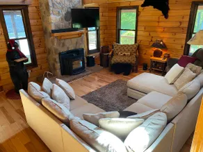 Dogwood Lane Retreat - Image 5