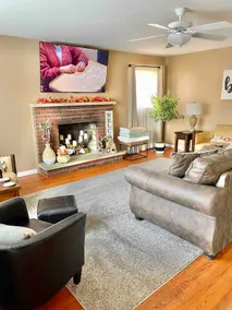 Clean, spacious 3 bdrm, 1.5 bath home in a safe location - Image 5