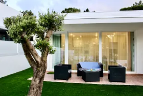 The Sea House - A Casa do Mar - Image 2