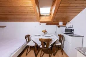 Charming Apt Basel Centre | Tram 50m | Austrasse - Image 4