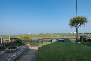 Seascape House Bed and Breakfast - Image 3