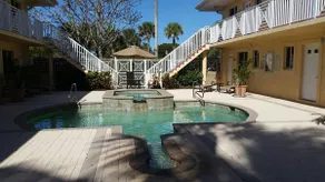 Perfectly located Old Naples condo - Image 4