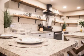 Taking reservations *Newly Renovated* GORGEOUS! - Image 4
