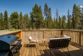 Sweet Escape In The Pines - Image 3