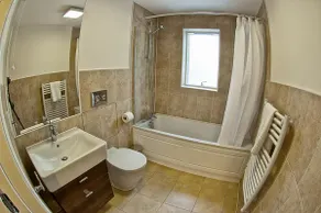 3 bedroom 2 bathroom Central Luxury Apartment - Image 2