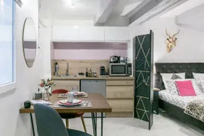 Artistic Antibes Apartment - Image 2