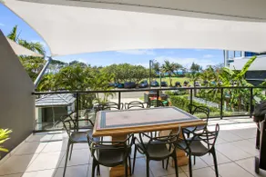 Beach front luxury apartment at Cotton Tree, Maroochydore - Image 3